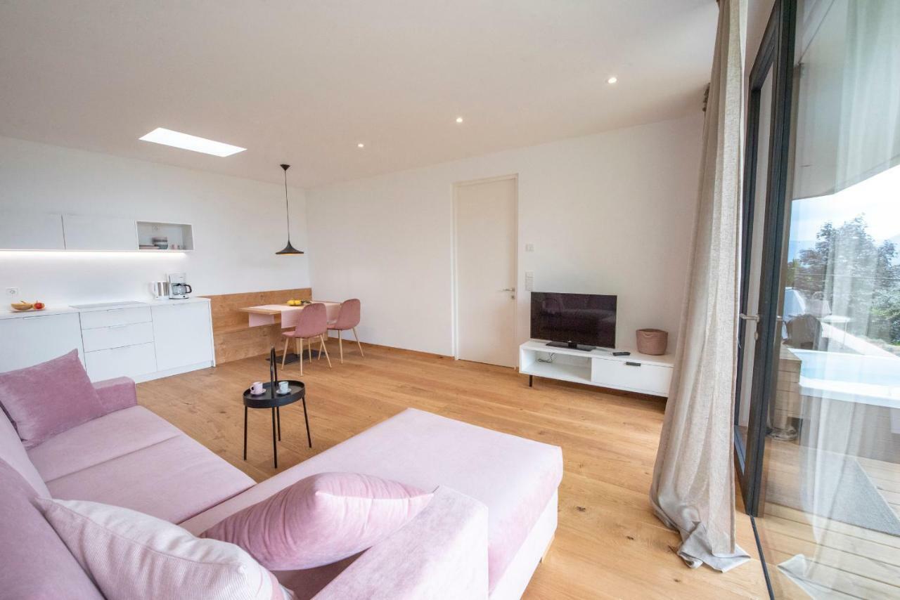 La Vinea Apartment Caldaro Bagian luar foto