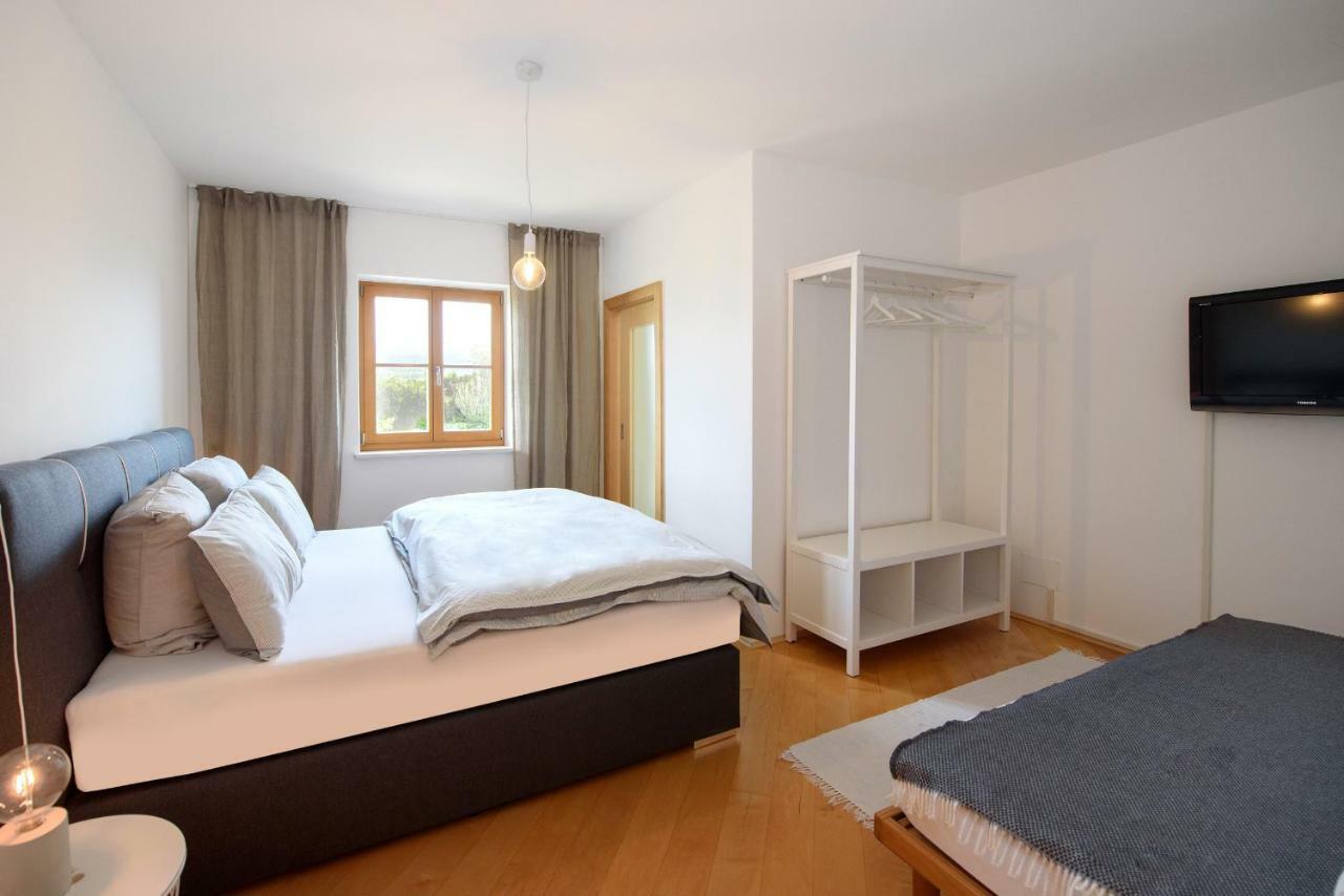 La Vinea Apartment Caldaro Bagian luar foto