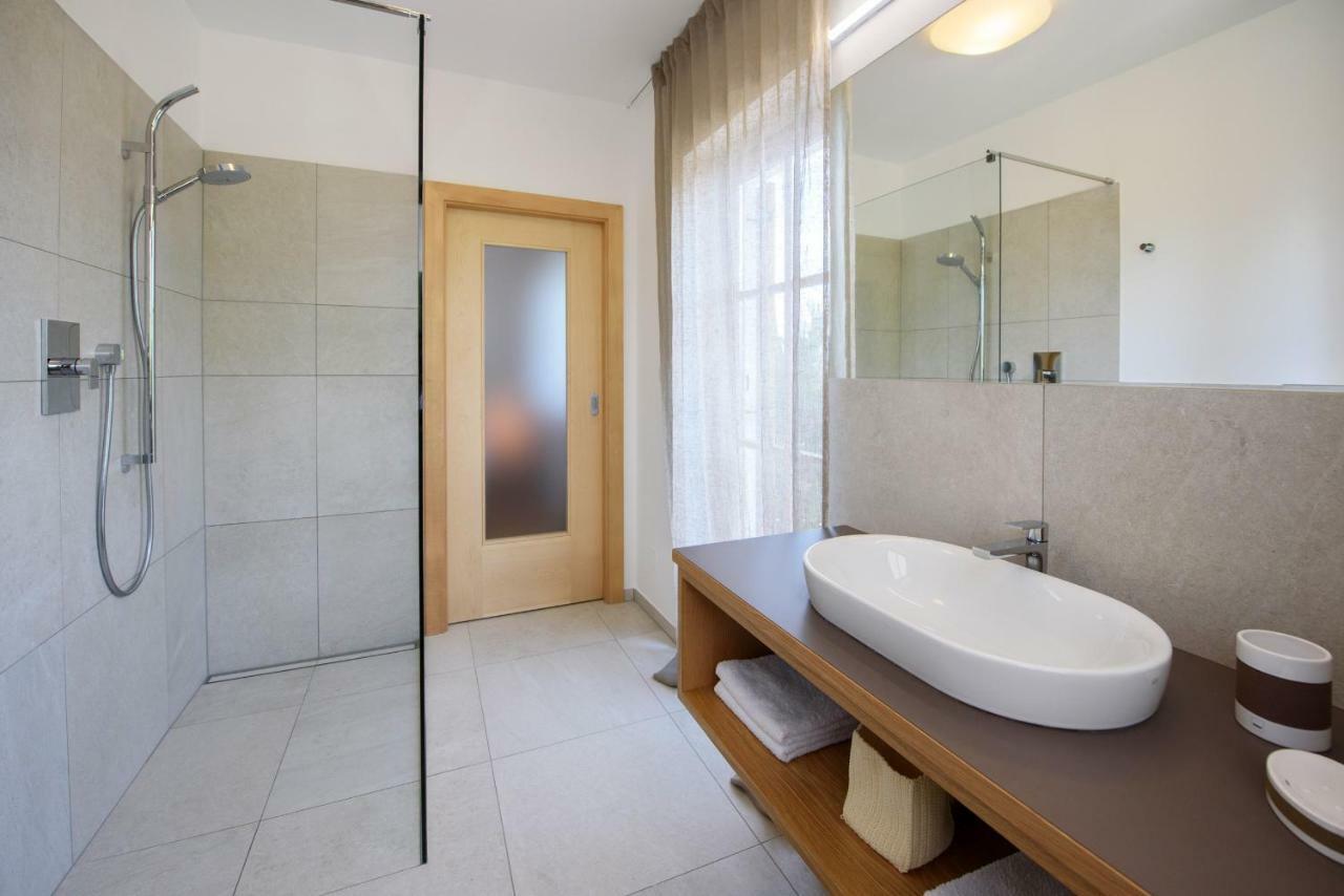 La Vinea Apartment Caldaro Bagian luar foto